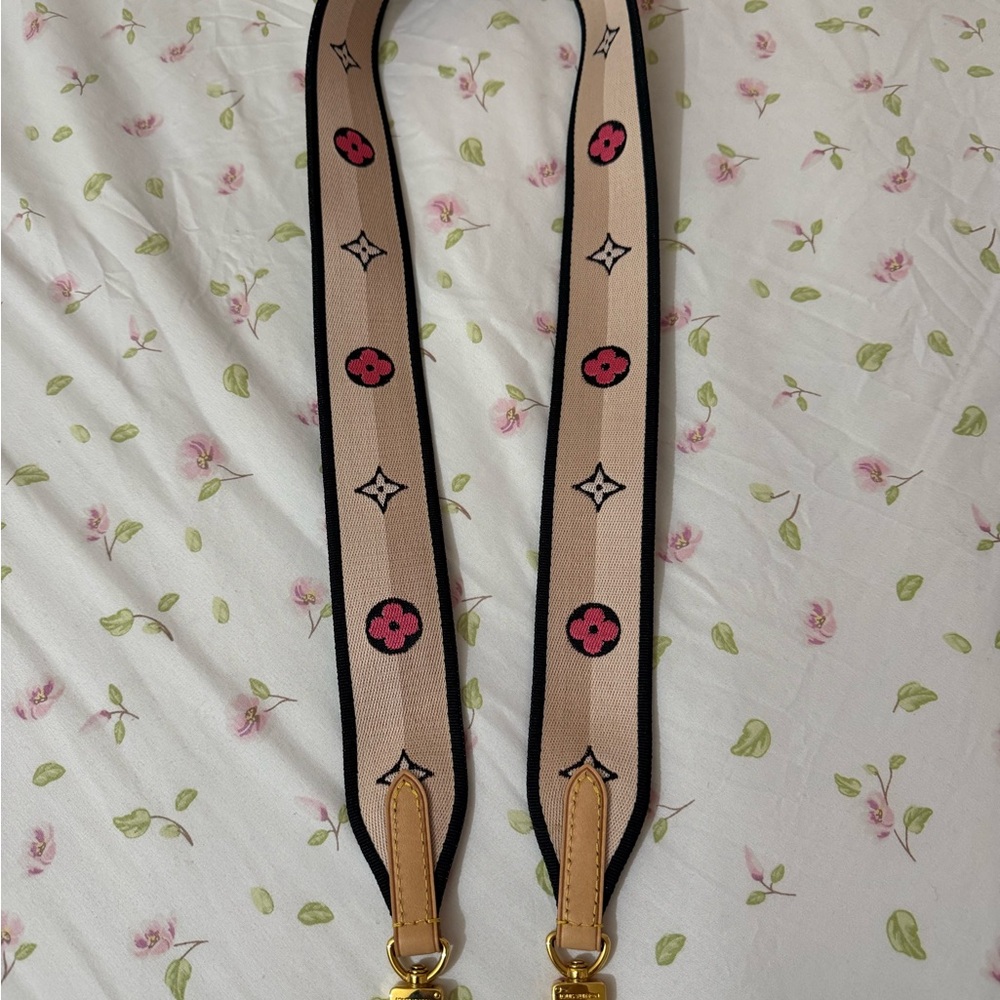 Louis Vuitton Pink and Beige Monogram Jacquard Strap with Gold Hardware - Picture 2 of 7